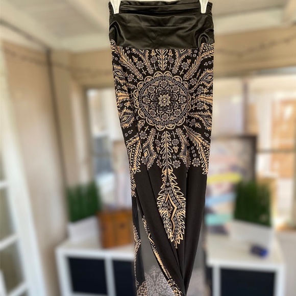 Venus small, long slitted skirt. - Picture 6 of 6